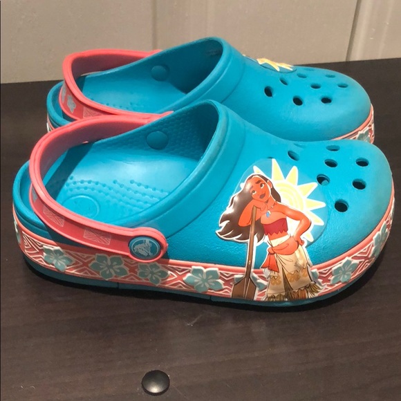 moana light up shoes